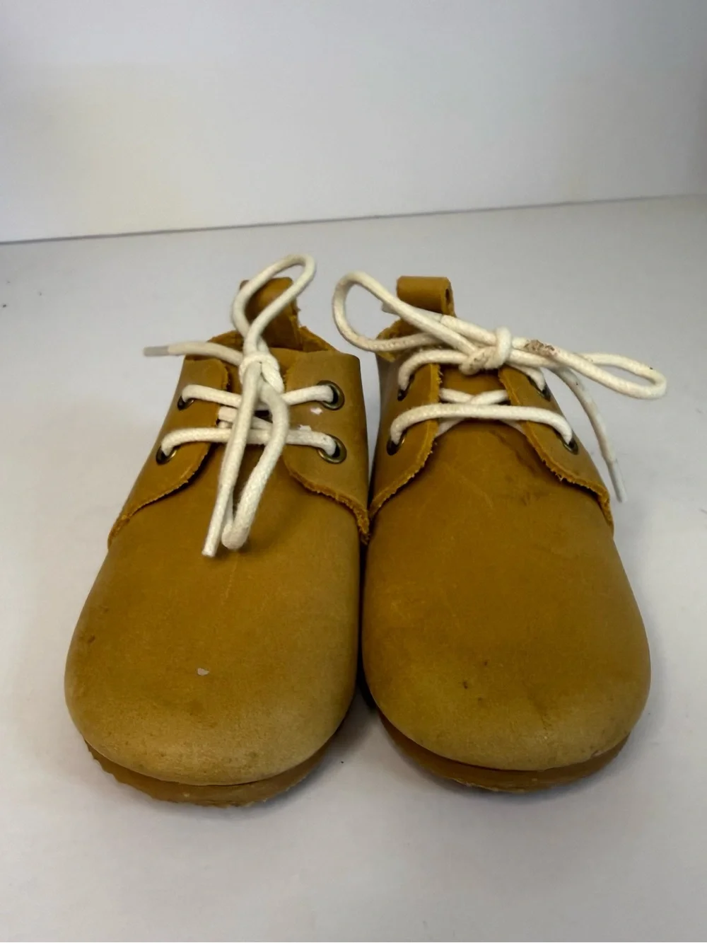 Piper Finn Classic Baby Moccasin Lace-Up Shoes in Tan